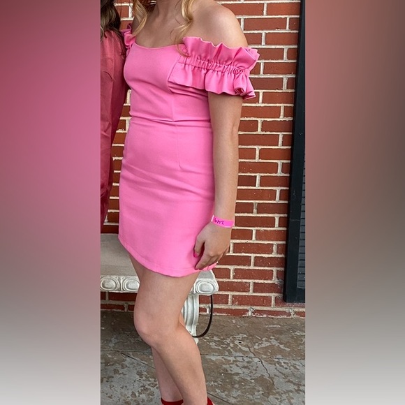 Pink dress - Picture 3 of 3